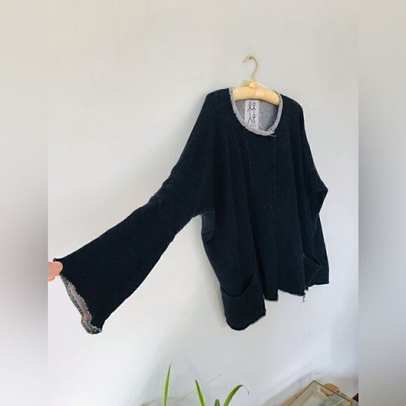 Johnny Was | Peter & Greta | navy blue distressed oversized sweatshirt pullover - Picture 3 of 8